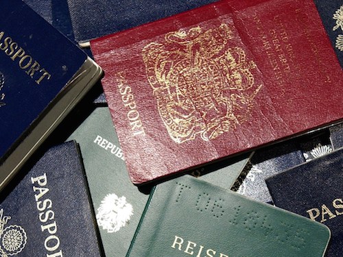 Màu sắc hộ chiếu nói lên ý nghĩa về địa lý và chính trị của mỗi quốc gia